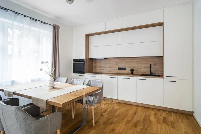 Pronájem bytu 2+kk, Praha - Dejvice, Šlejnická, 70 m2