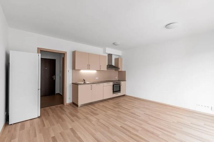 Pronájem bytu 1+kk, Praha - Hloubětín, Kbelská, 31 m2