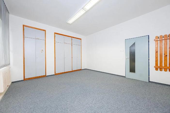 Pronájem kanceláře, Pardubice, Fáblovka, 216 m2