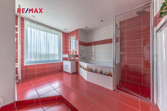 Prodej rodinného domu, Praha - Dolní Počernice, Novozámecká, 231 m2