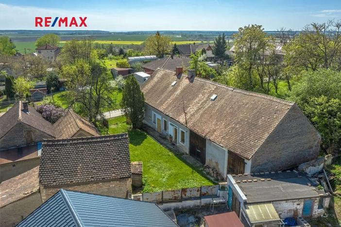 Prodej rodinného domu, Dobrovice, 180 m2