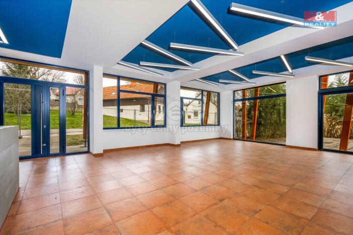 Prodej obchodního prostoru, Okrouhlo, 1076 m2