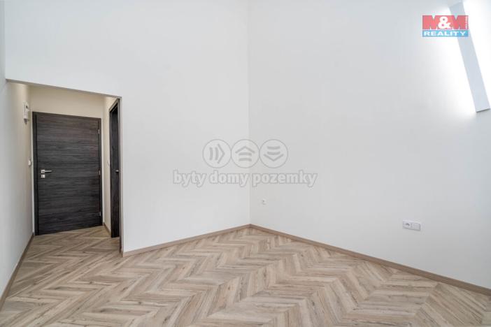 Prodej obchodního prostoru, Okrouhlo, 1076 m2