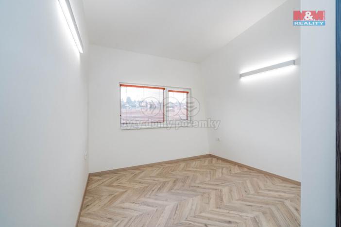 Prodej obchodního prostoru, Okrouhlo, 1076 m2