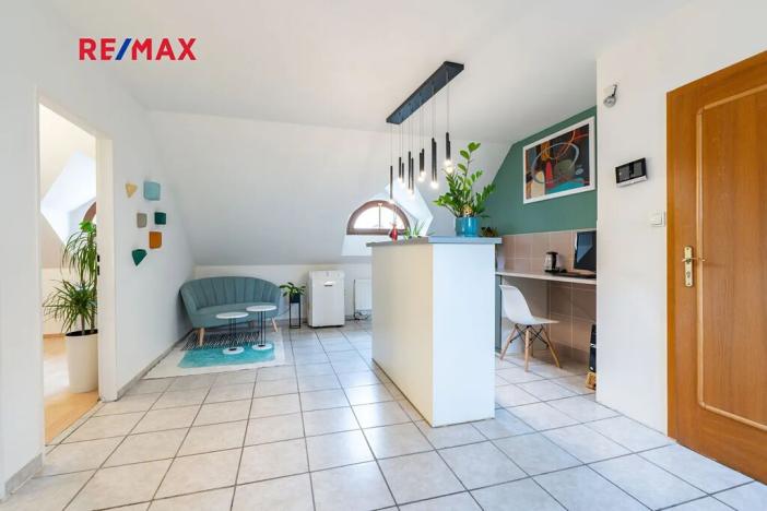 Pronájem obchodního prostoru, Brno, Novobranská, 84 m2