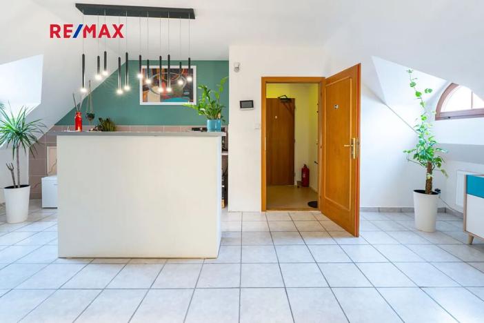 Pronájem obchodního prostoru, Brno, Novobranská, 84 m2