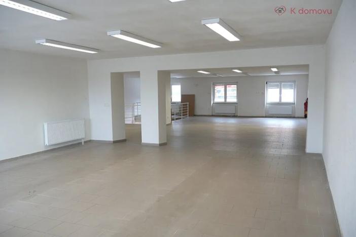 Prodej obchodního prostoru, Veselí nad Moravou, tř. Masarykova, 980 m2