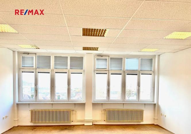 Pronájem kanceláře, Hradec Králové, Pražská třída, 50 m2