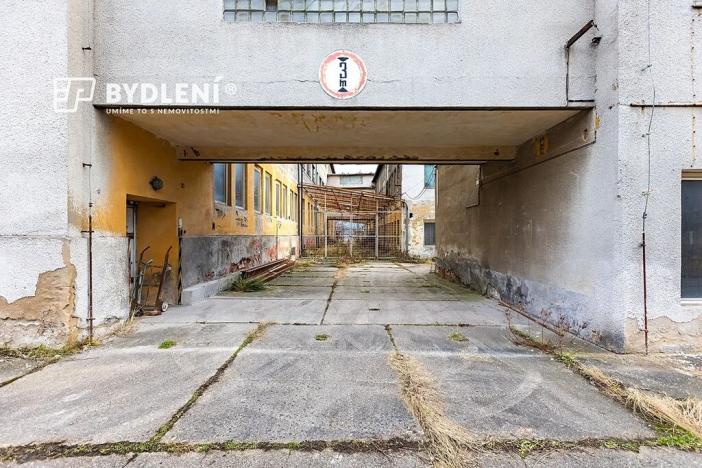 Prodej komerční nemovitosti, Duchcov, Sadová, 11341 m2