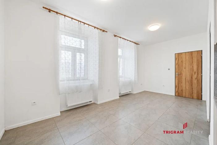 Pronájem bytu 1+kk, Sadová, 38 m2