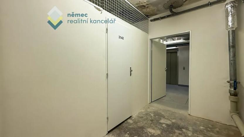 Pronájem skladu, Praha - Střížkov, Děčínská, 2 m2