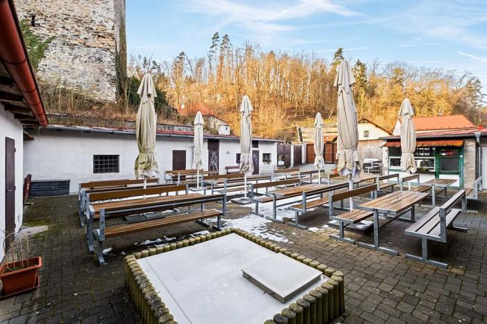Prodej restaurace, Český Šternberk, 480 m2