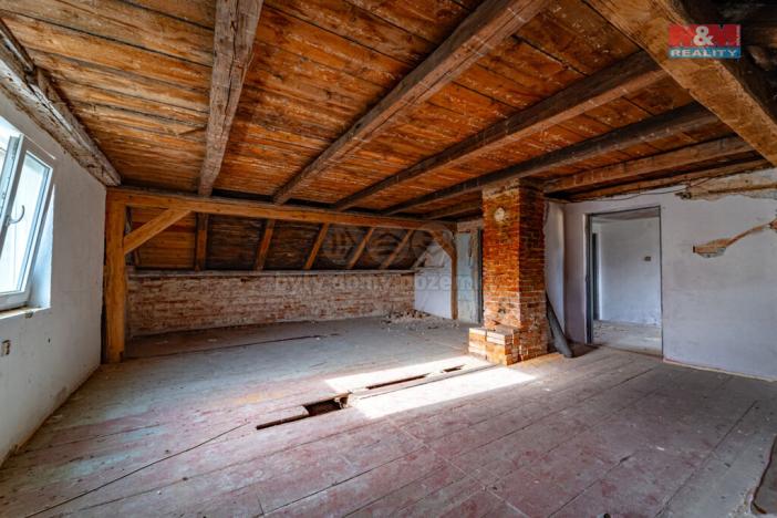 Prodej rodinného domu, Plesná, 5. května, 199 m2