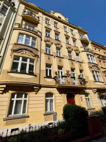 Pronájem bytu 2+kk, Praha - Bubeneč, Šmeralova, 56 m2