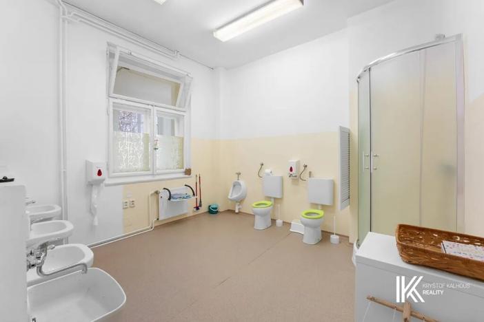 Prodej kanceláře, Pardubice, Husova, 371 m2