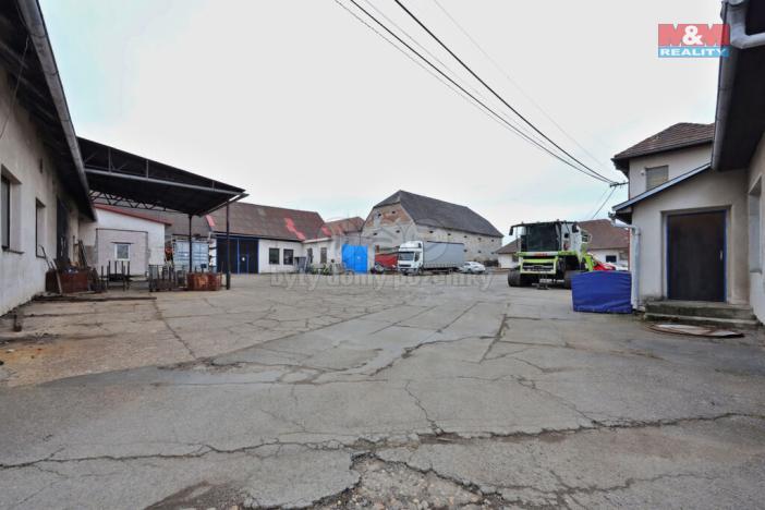 Prodej výrobních prostor, Maleč, 4000 m2