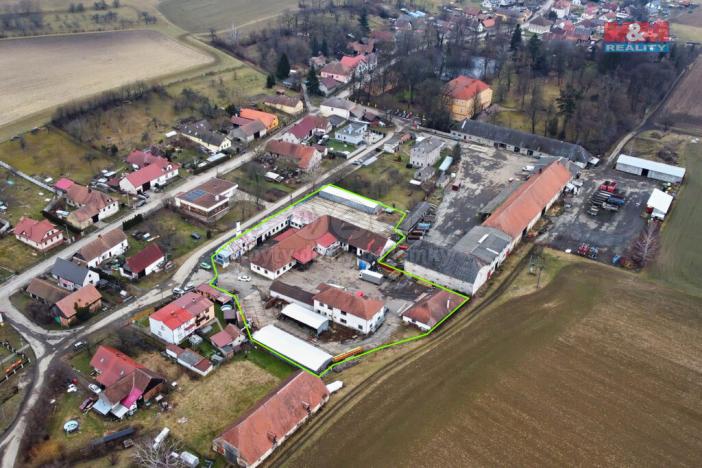 Prodej výrobních prostor, Maleč, 4000 m2