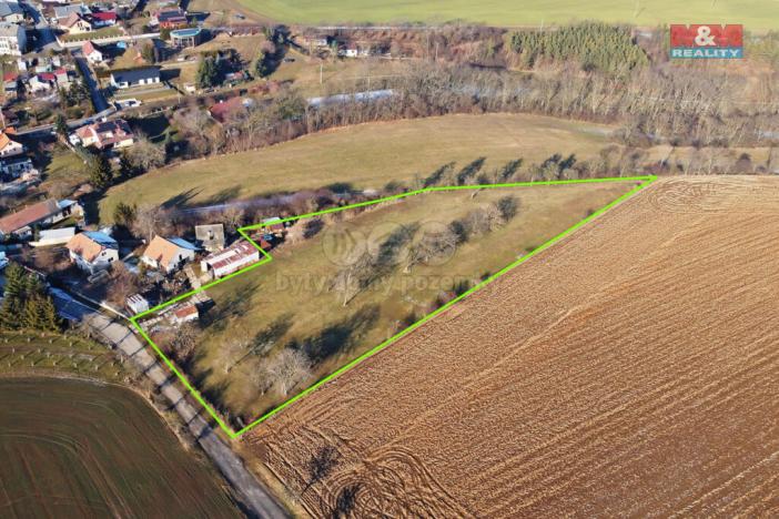 Prodej pole, Miskovice, 8245 m2