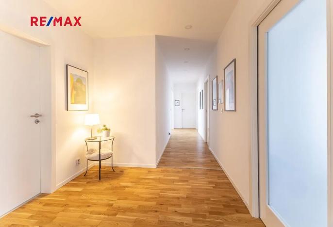 Prodej rodinného domu, Bavoryně, 194 m2