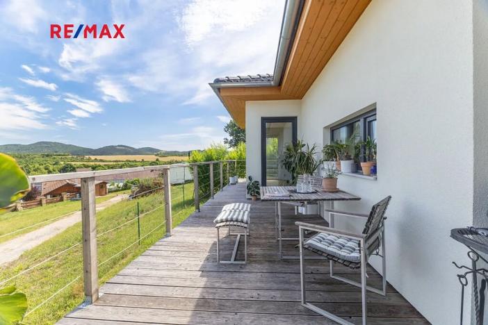 Prodej rodinného domu, Bavoryně, 194 m2