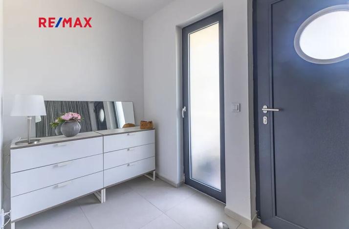 Prodej vícegeneračního domu, Bavoryně, 194 m2