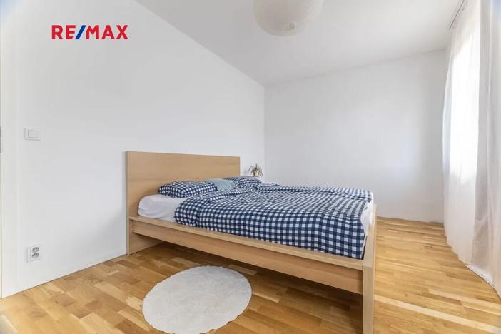 Prodej vícegeneračního domu, Bavoryně, 194 m2