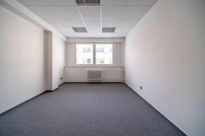 Pronájem kanceláře, Hradec Králové, Sušilova, 250 m2
