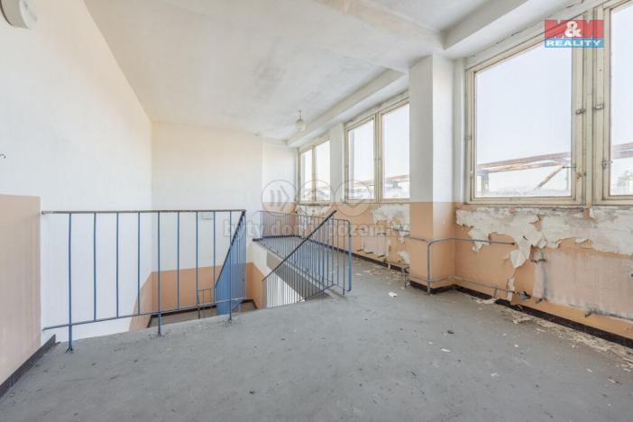 Pronájem skladu, Kladno, Buštěhradská, 18 m2