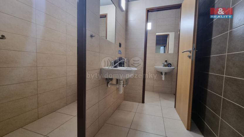 Pronájem kanceláře, Český Těšín, Ostravská, 271 m2