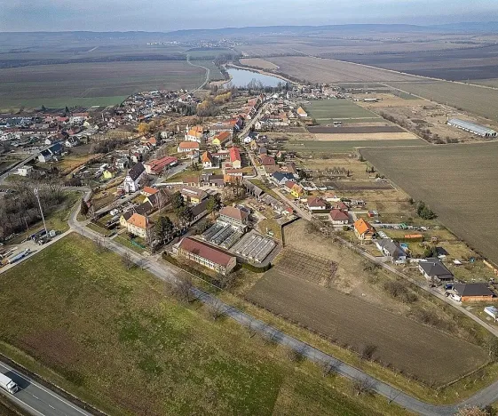 Prodej výrobních prostor, Branišovice, 2418 m2