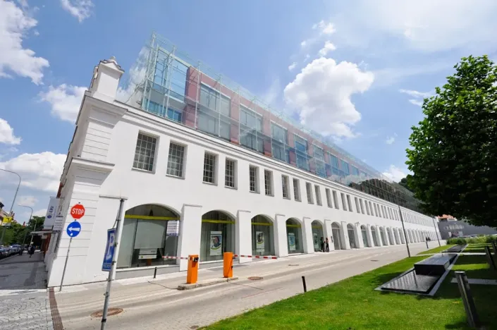 Pronájem kanceláře, Praha - Karlín, Křižíkova, 430 m2