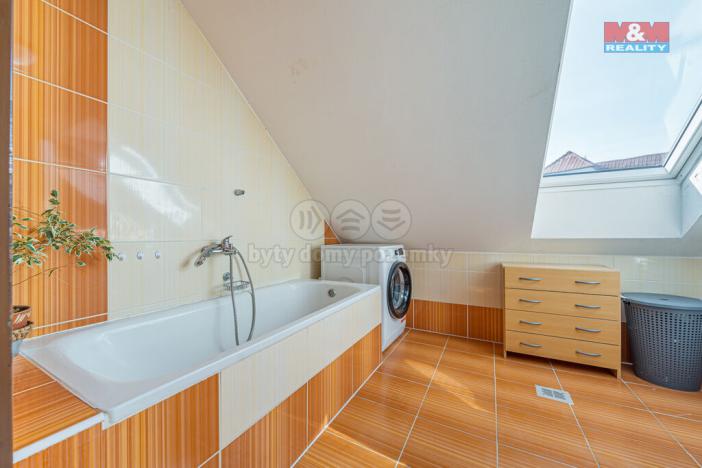 Prodej obchodního prostoru, Moravský Beroun, Dlouhá, 450 m2