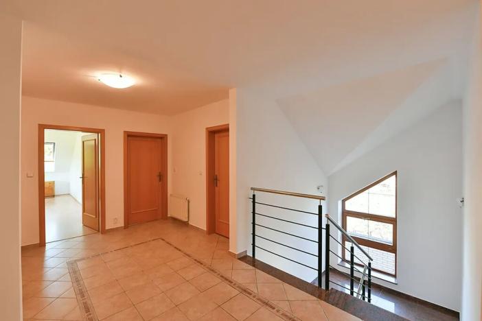 Prodej rodinného domu, Horoměřice, 350 m2