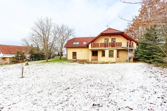 Prodej rodinného domu, Strančice, 259 m2