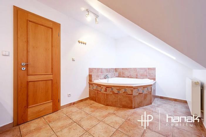 Prodej rodinného domu, Strančice, 259 m2