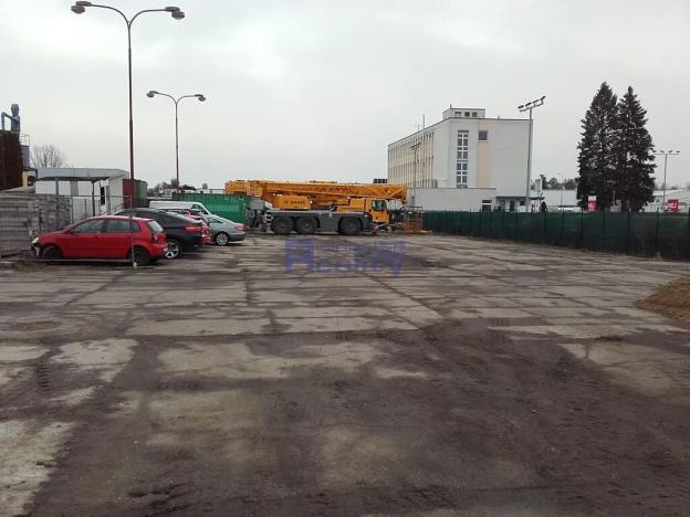 Pronájem komerčního pozemku, Hradec Králové, 1500 m2