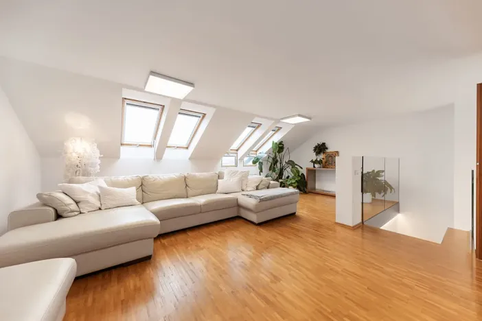 Prodej bytu 6+kk a větší, Praha - Pitkovice, Křemenáčová, 169 m2