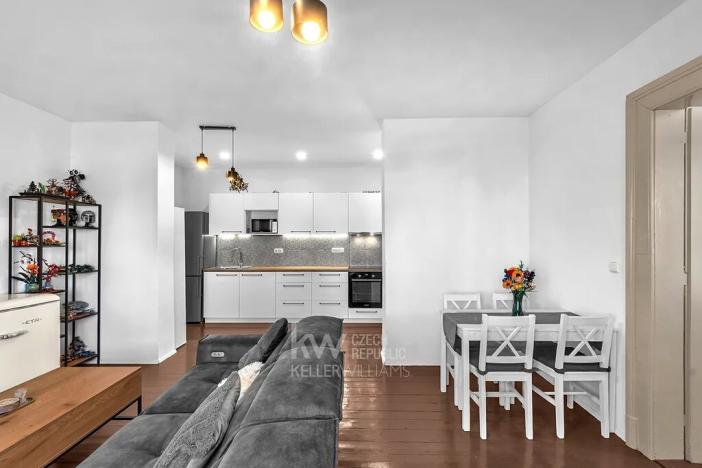 Prodej vícegeneračního domu, Velim, Palackého, 547 m2