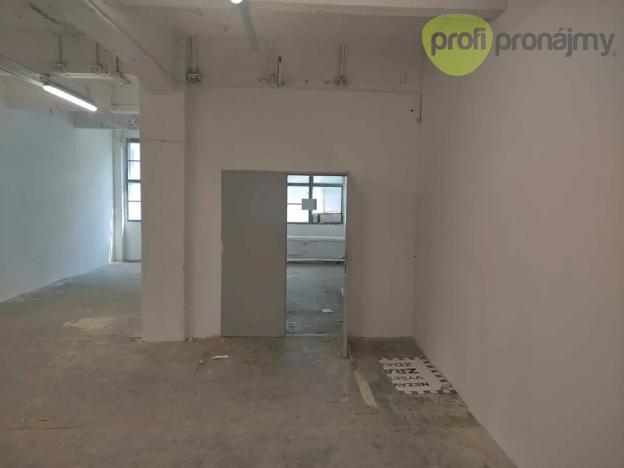 Pronájem skladu, Zlín, Šedesátá, 108 m2