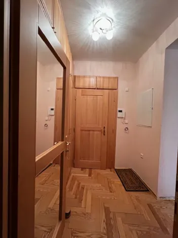 Prodej bytu 2+kk, Karlovy Vary, Poděbradská, 58 m2