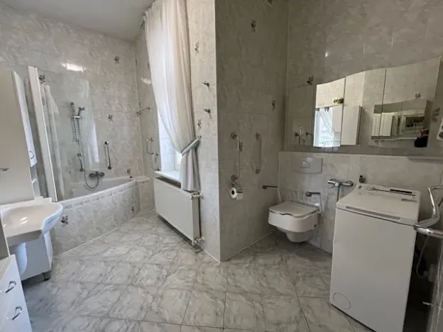 Prodej bytu 3+kk, Karlovy Vary, Poděbradská, 105 m2