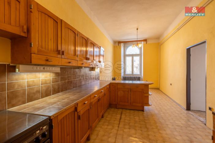 Prodej obchodního prostoru, Louny, Mírové náměstí, 1353 m2