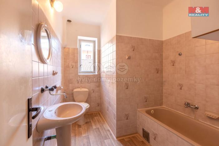 Prodej obchodního prostoru, Louny, Mírové náměstí, 1353 m2