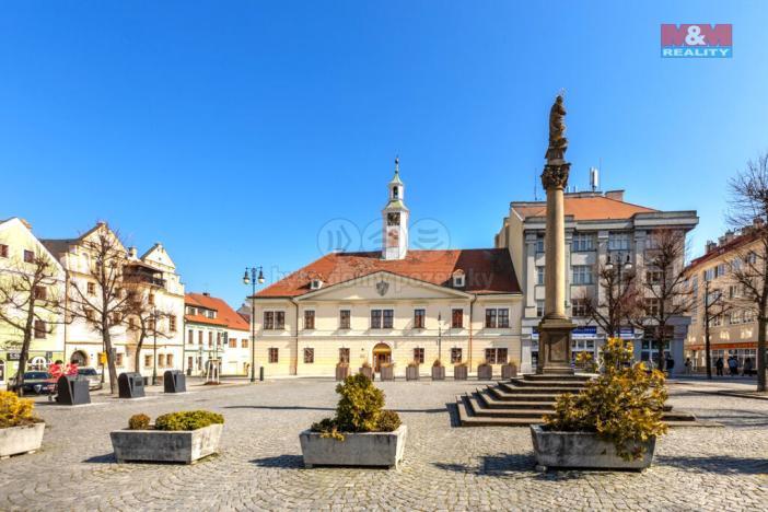 Prodej obchodního prostoru, Louny, Mírové náměstí, 1353 m2