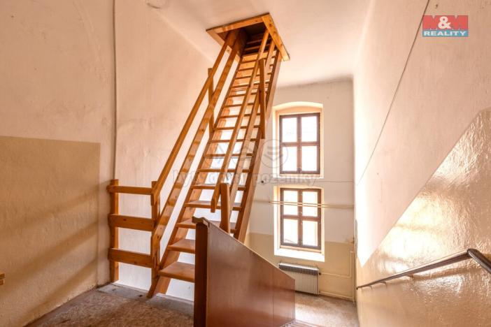 Prodej obchodního prostoru, Louny, Mírové náměstí, 1353 m2