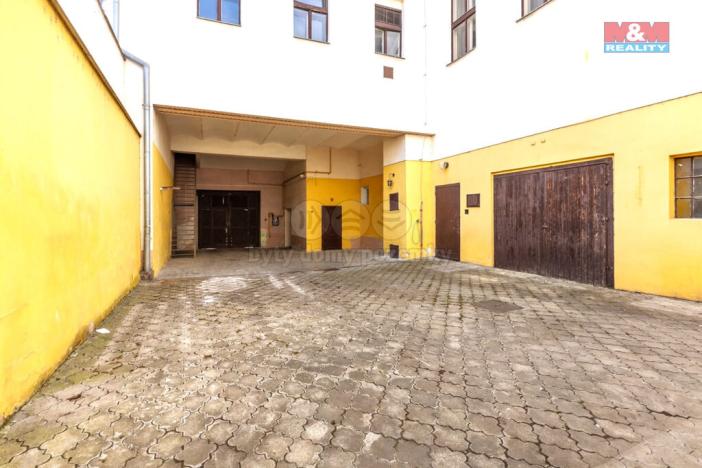 Prodej obchodního prostoru, Louny, Mírové náměstí, 1353 m2