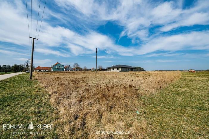 Prodej pozemku pro bydlení, Lišov, 1065 m2