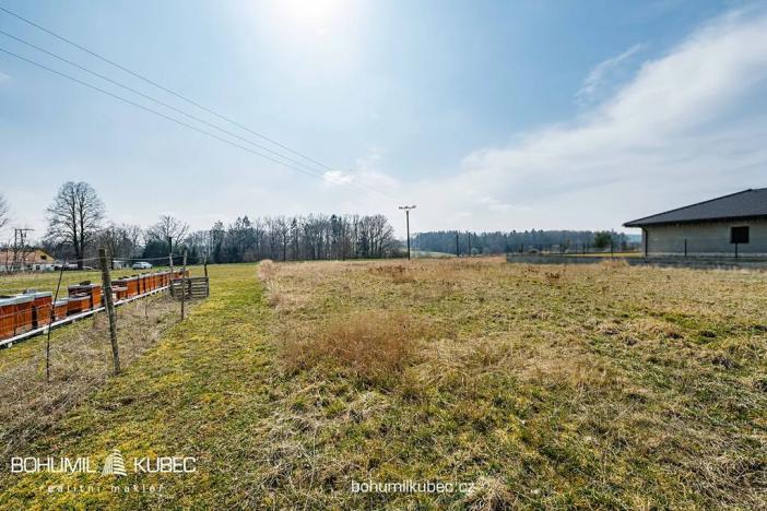 Prodej pozemku pro bydlení, Lišov, 1183 m2