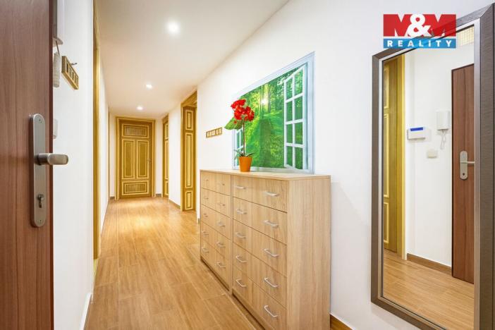 Prodej bytu 4+1, Karlovy Vary, Varšavská, 124 m2