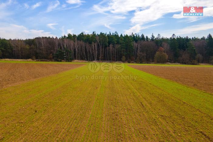 Prodej pole, Tlučná, 9418 m2